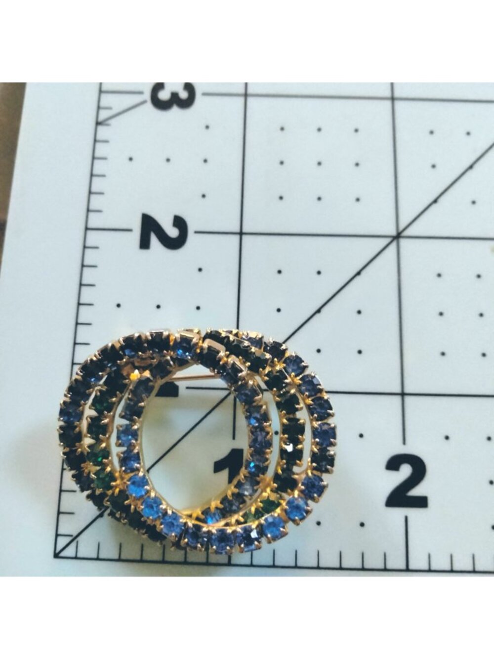 Triple Interlocking Circles Pin Blue Green Rhinestone Brooch - Picture 2 of 5
